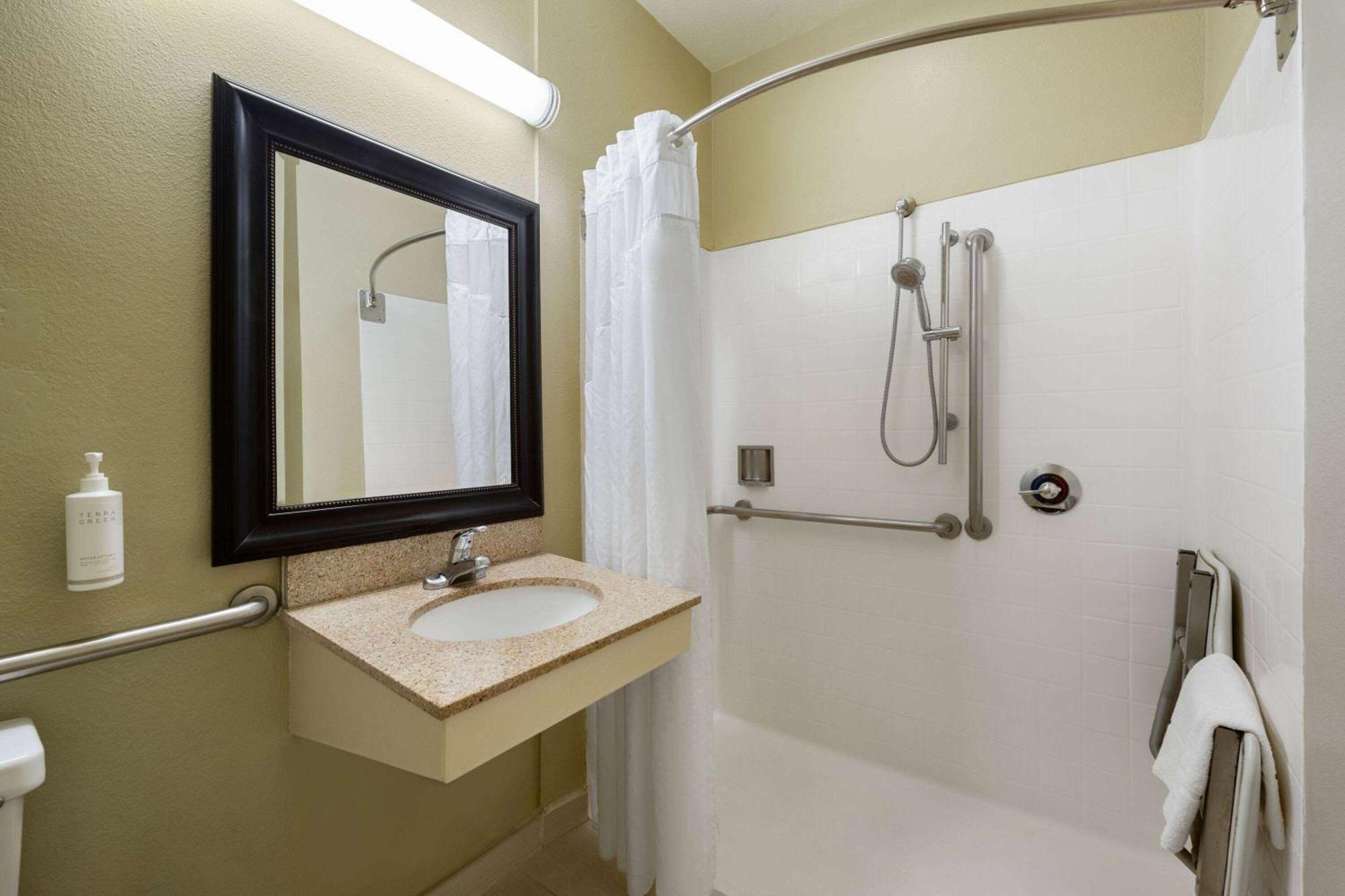Hotel Marguerite South Anaheim - Garden Grove, Trademark Collection By Wyndham Экстерьер фото
