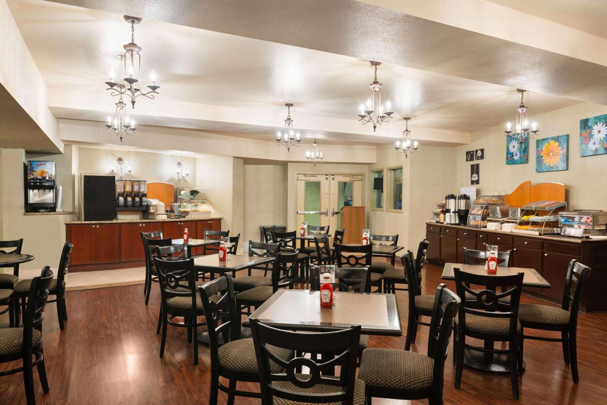 Hotel Marguerite South Anaheim - Garden Grove, Trademark Collection By Wyndham Экстерьер фото