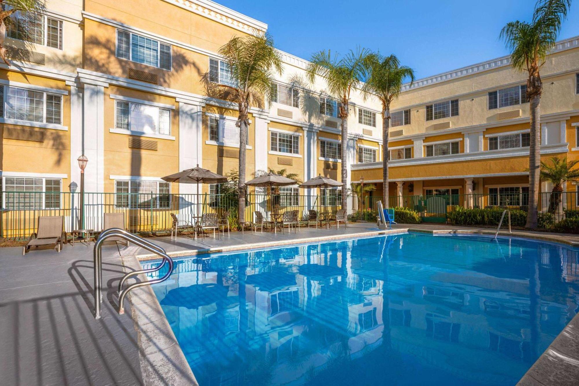 Hotel Marguerite South Anaheim - Garden Grove, Trademark Collection By Wyndham Экстерьер фото